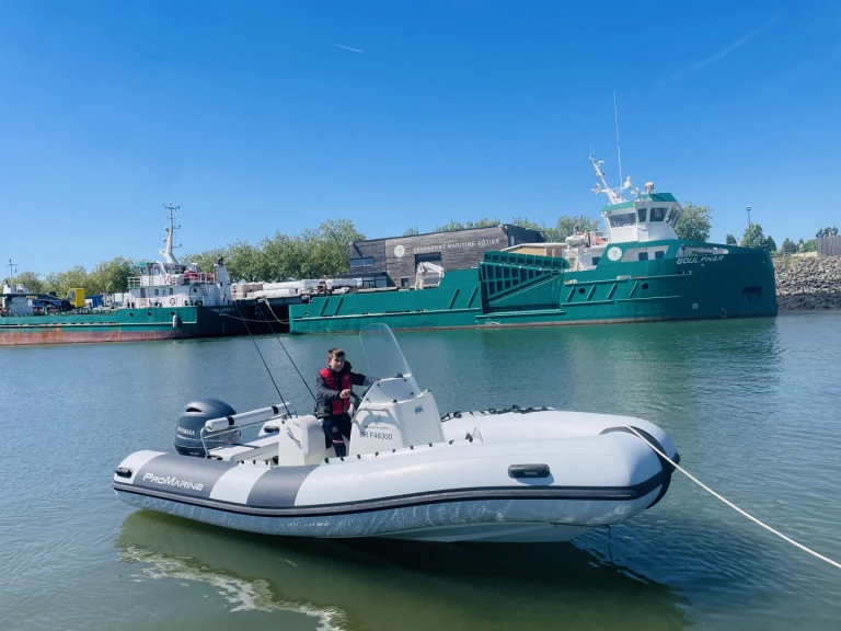 Pronajmout Polotuhá loď se skipperem či ne Zodiac v La Trinité-sur-Mer