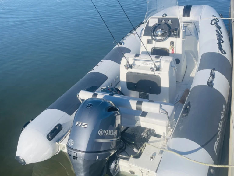 Polotuhá loď k pronájmu v La Trinité-sur-Mer za nejlepší cenu