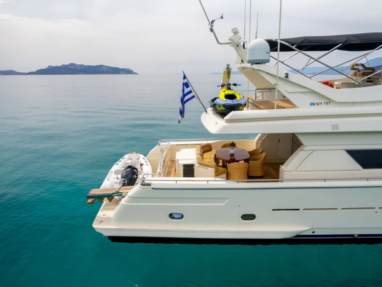 Pronajmout si Ferretti Ferretti 80 v Marina Aliki