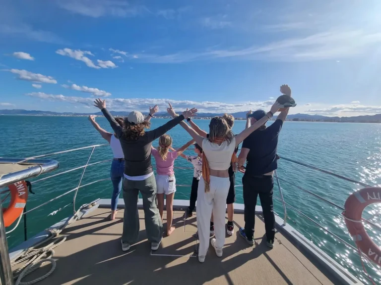 Pronajmout si Serenity Catamarán v Puerto Marina Benalmadena