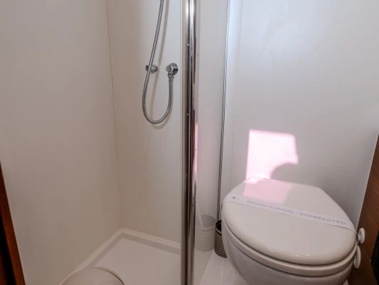 Elan Impression 50.1 jednotlivci a charterové společnosti v Šibenik 