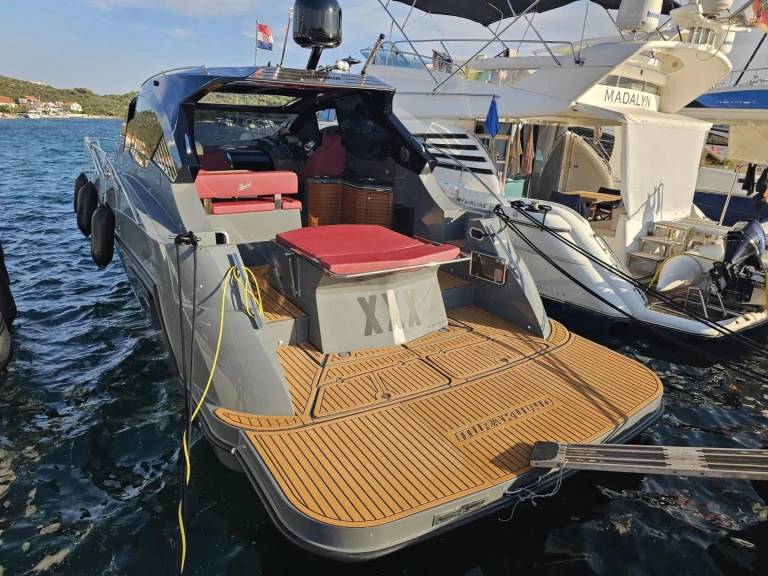 Jachta k pronájmu v Biograd Na Moru za nejlepší cenu