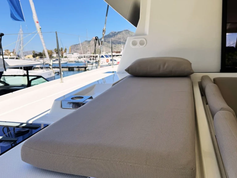 Pronajmout si Fountaine Pajot Elba 45 v Palermo