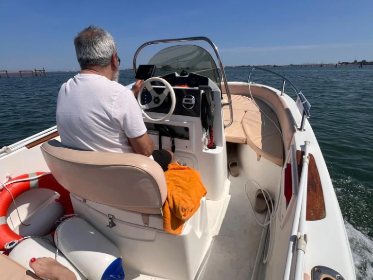 Pronájem jachty v Chioggia -Elan Elan 17 CC na Samboatu