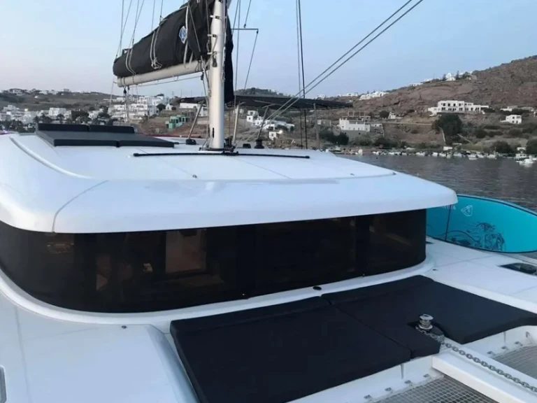 Pronajmout Katamarán se skipperem či ne Lagoon v Rhodos