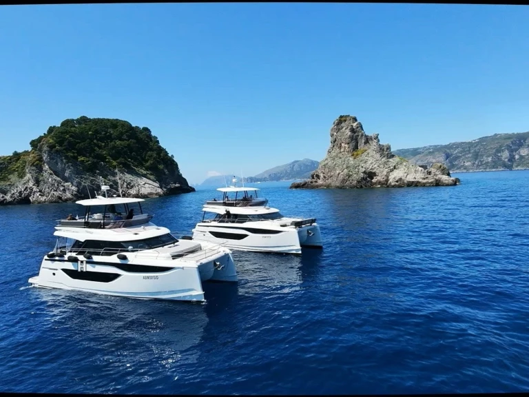 Pronájem lodi Castellammare di Stabia lákavé ceny Prestige M48