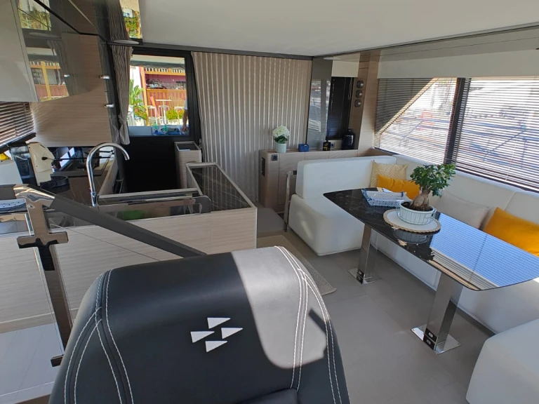 Pronájem Motorová loď v Castellammare di Stabia -Prestige Prestige M48