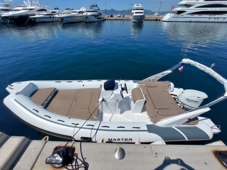 Pronajmout Polotuhá loď se skipperem či ne Master v Mandelieu-la-Napoule