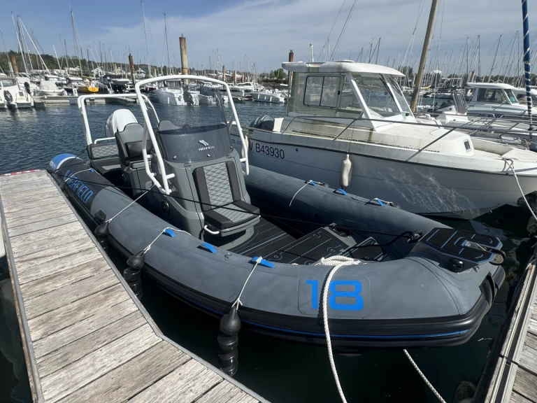 Pronajmout Polotuhá loď se skipperem či ne Highfield v La Forêt-Fouesnant