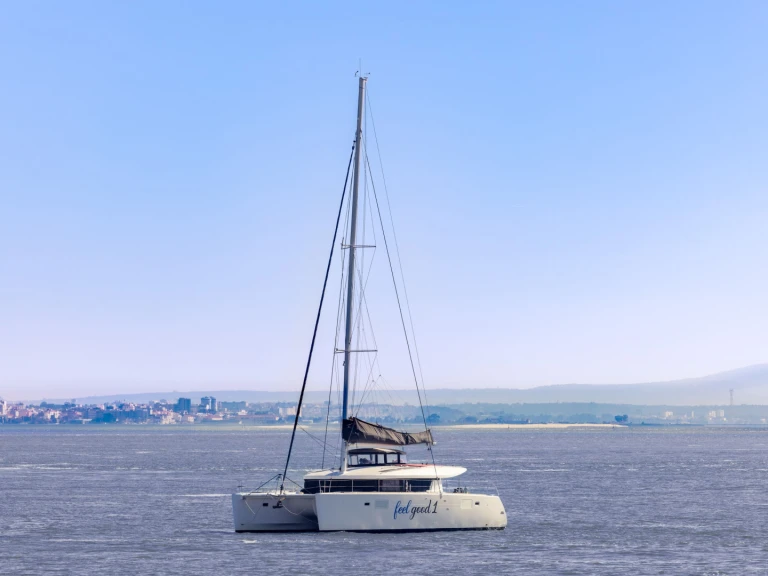 Pronajmout Katamarán se skipperem či ne Lagoon v Costa de Lisboa