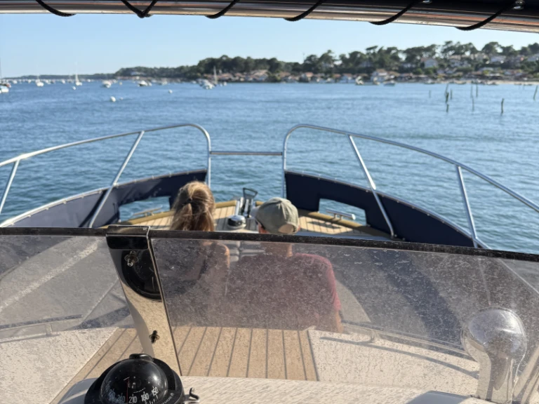Pronájem Motorová loď v Arcachon -Beacher Beacher V10.2 Croisière
