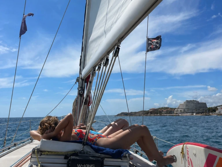 Pronajmout si Bavaria Bavaria 38 Cruiser v Sitges