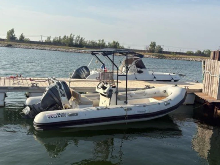 Pronájem Polotuhá loď v Carnon-Plage -Valiant DR 570