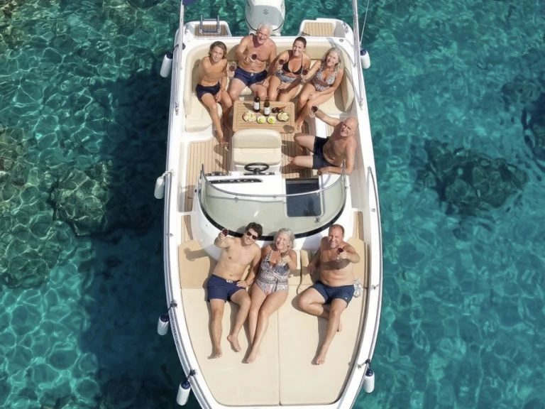 Pronájem lodi Portals Nous lákavé ceny Saver 750 Cabin 