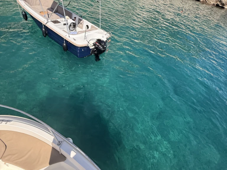 Valory Valory 475 jednotlivci a charterové společnosti v Marseille