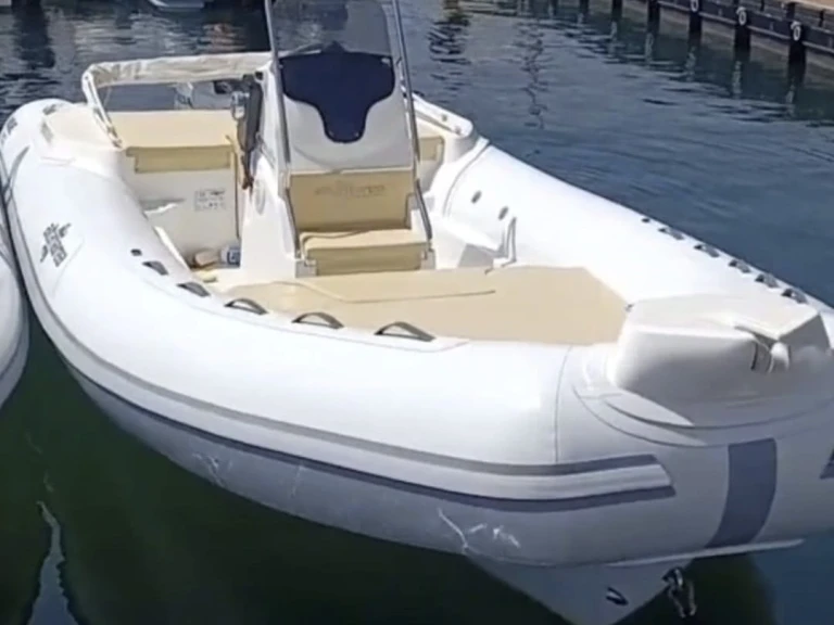 Pronájem lodi Favignana lákavé ceny Wave 20