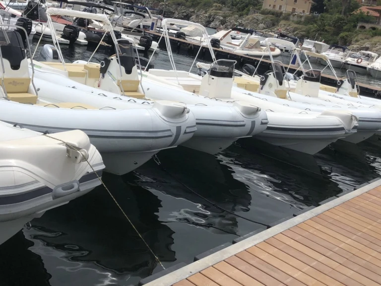 Pronájem lodi Altamarea Wave 20 v Favignana na Samboatu