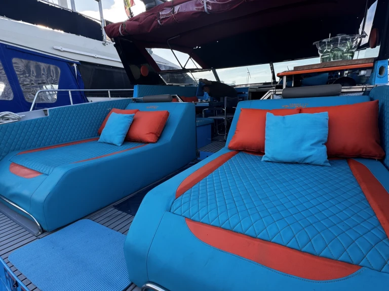 Pronájem Jachta v Marbella -Ferretti Altura 47