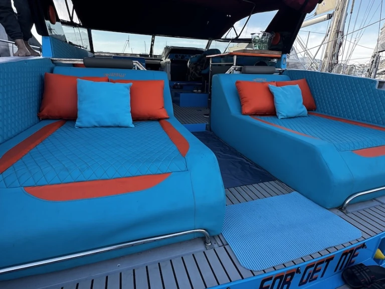 Pronájem lodi Ferretti Altura 47 v Marbella na Samboatu