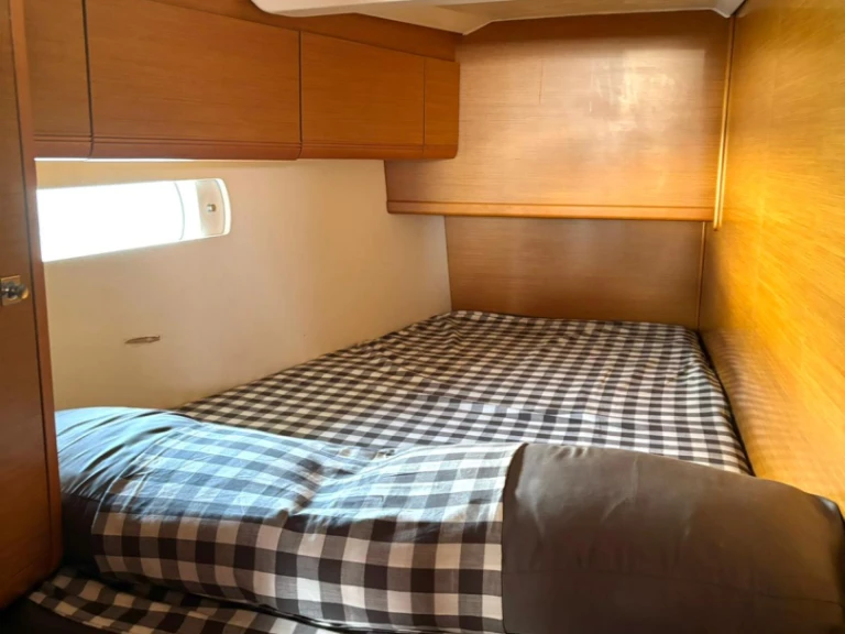 Pronajmout si Jeanneau Sun Odyssey 509 v La Pobla de Farnals