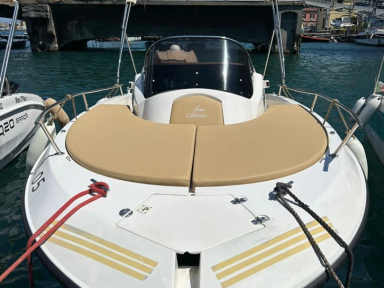 Pronájem lodi Romar Bermuda 570 v Sorrento na Samboatu
