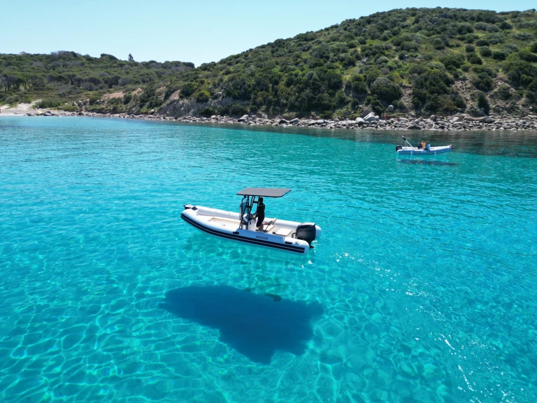 Pronájem lodi Villasimius lákavé ceny Salpa Soleil 20