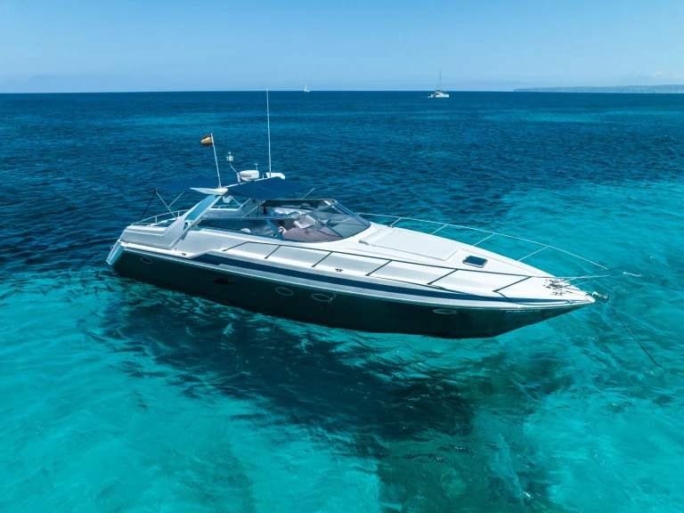 Pronájem lodi Ibiza Town lákavé ceny Sunseeker Camargue 46