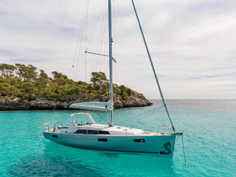 Bénéteau Oceanis 41.1 jednotlivci a charterové společnosti v Alimos