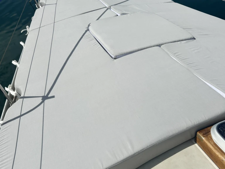 Nautor Swan Swan 44 jednotlivci a charterové společnosti v Porto di Cala Gonone