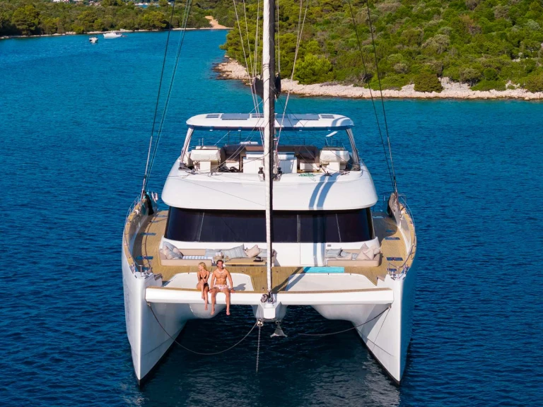 Pronajmout si Sunreef HONEYBIRD v Šibenik 