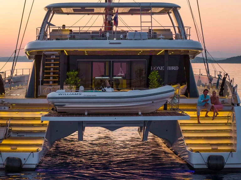Pronajmout Jachta se skipperem či ne Sunreef v Šibenik 