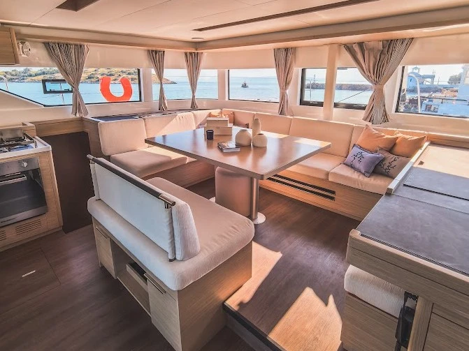 Pronájem lodi Lagoon Lagoon 51 v Mykonos (ostrov) na Samboatu