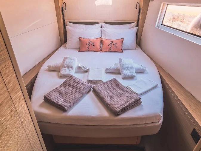 Pronájem Katamarán Lagoon s licencí