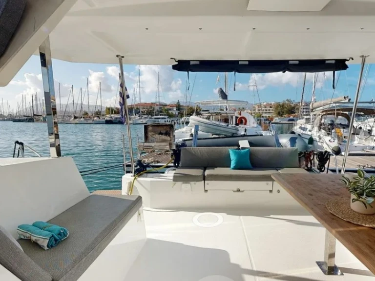 Pronájem lodi Paros (ostrov) lákavé ceny Isla 40