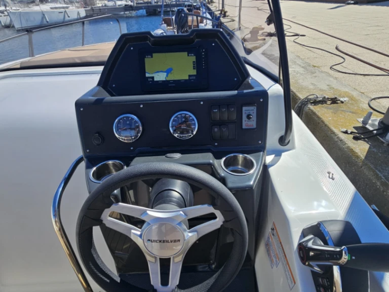 Pronájem lodi Propriano lákavé ceny Activ 755 Sundeck