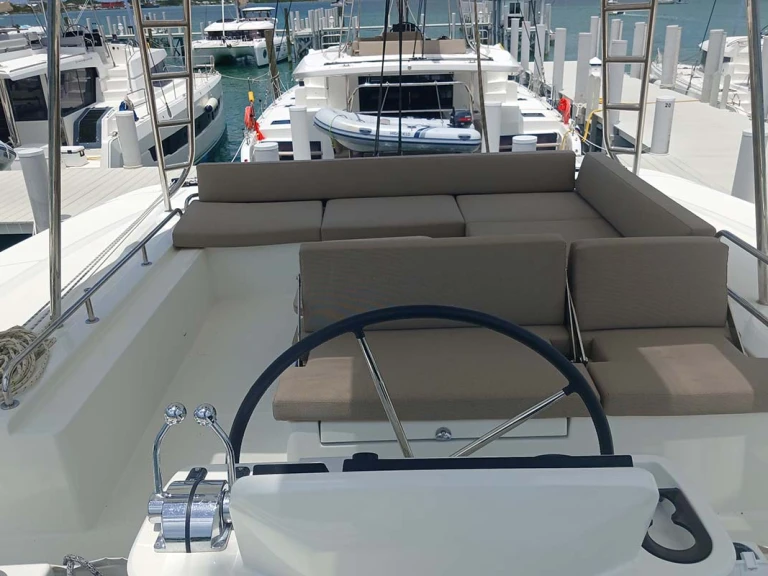 Pronajmout Katamarán se skipperem či ne Lagoon v Road Town