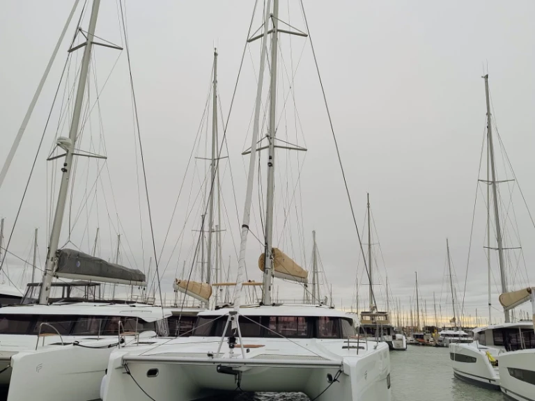 Pronájem Katamarán Fountaine Pajot s licencí