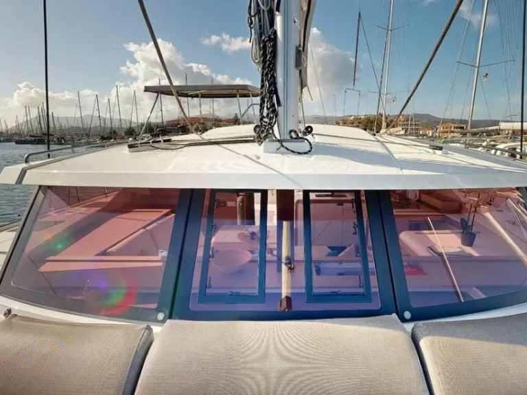 Fountaine Pajot Isla 40 jednotlivci a charterové společnosti v Paros (ostrov)