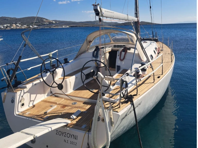 Pronajmout Plachetnice se skipperem či ne Salona v Syros Port
