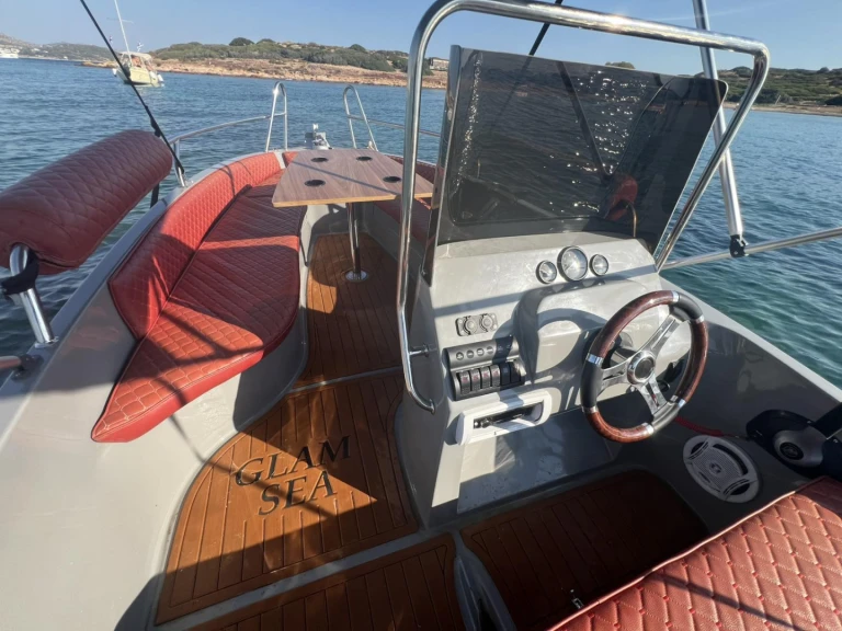 Pronajmout Motorová loď se skipperem či ne ISATEK TEKNE v Athens Marina