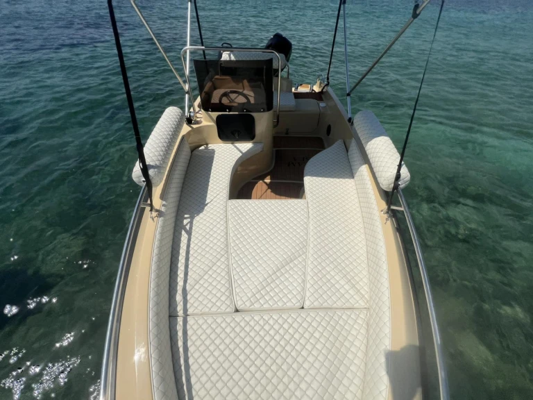 Pronájem lodi ISATEK TEKNE COBRA 495 v Glyfada na Samboatu