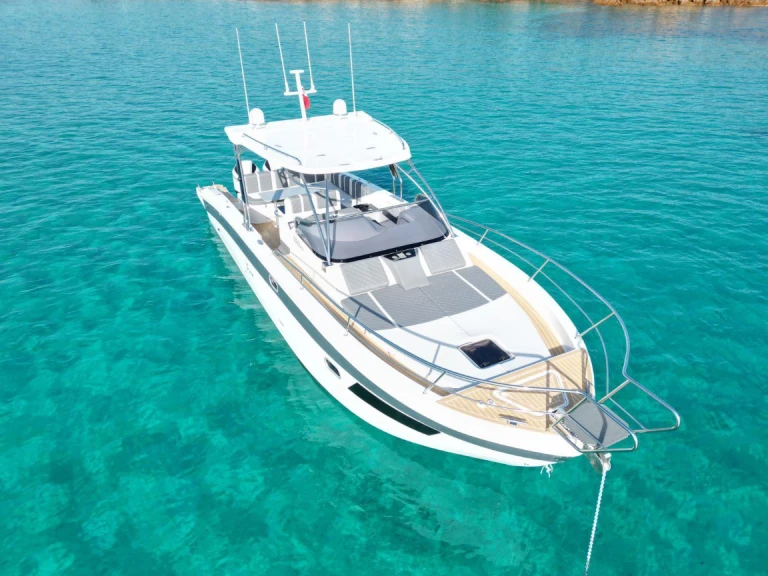 Pronájem lodi Saver Saver 330 Sport v Marina di Portisco na Samboatu