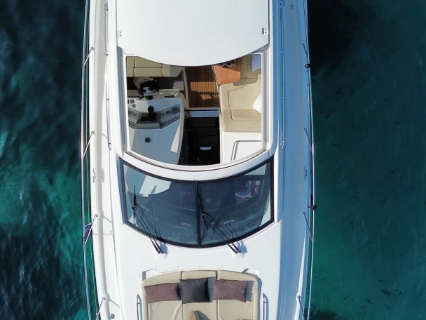 Pronajmout si Prestige Yachts 590 v Paris