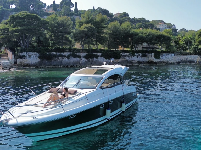 Pronájem lodi Prestige Yachts 590 v Paris na Samboatu