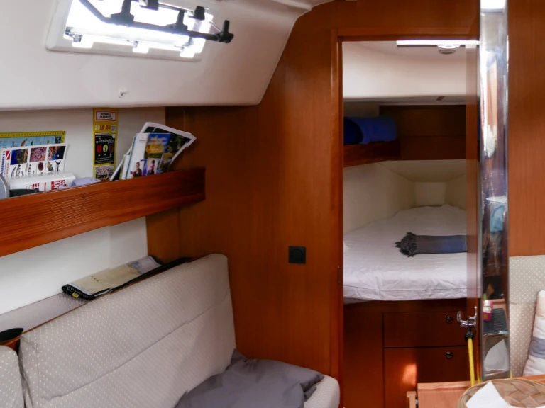 Bavaria Bavaria 32 Cruiser jednotlivci a charterové společnosti v Bormes-les-Mimosas