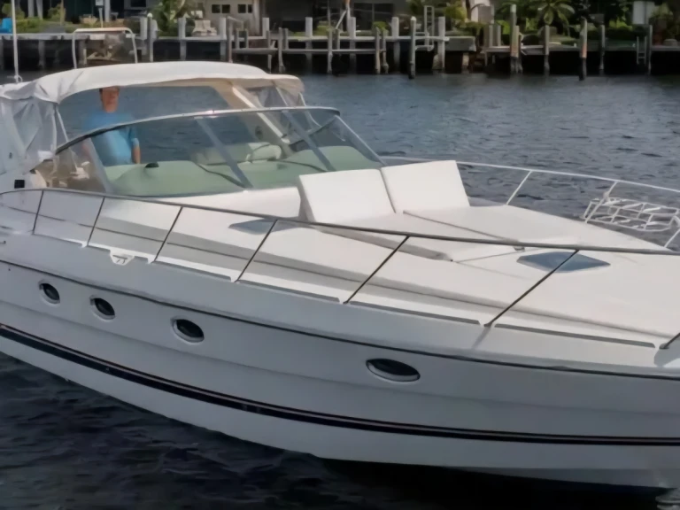 Sealine Sealine S 41 jednotlivci a charterové společnosti v Puntone