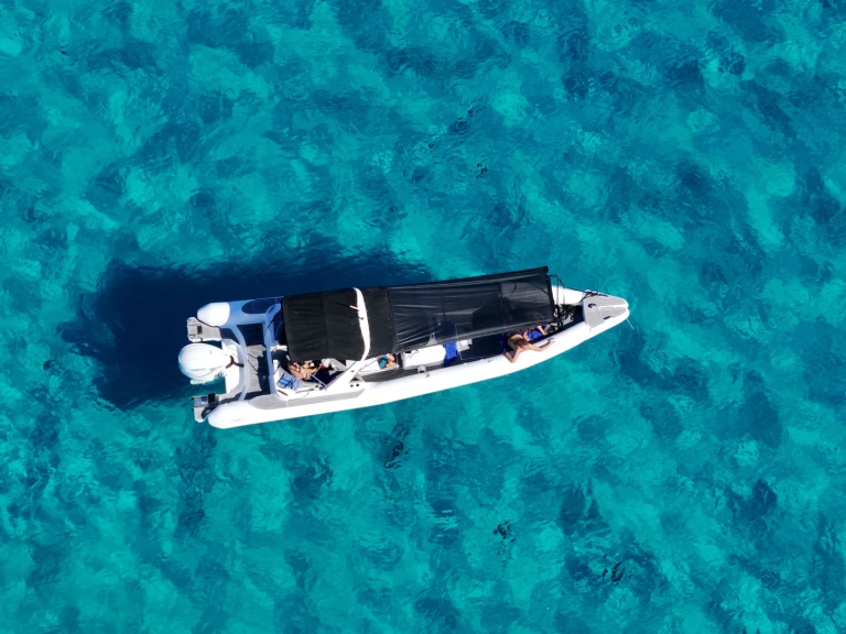 Pronajmout si Fost Matrix 32 v Marina Aliki