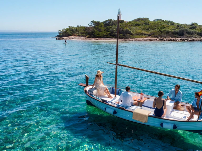 Pronájem lodi Corcho III v Port d'Alcudia na Samboatu