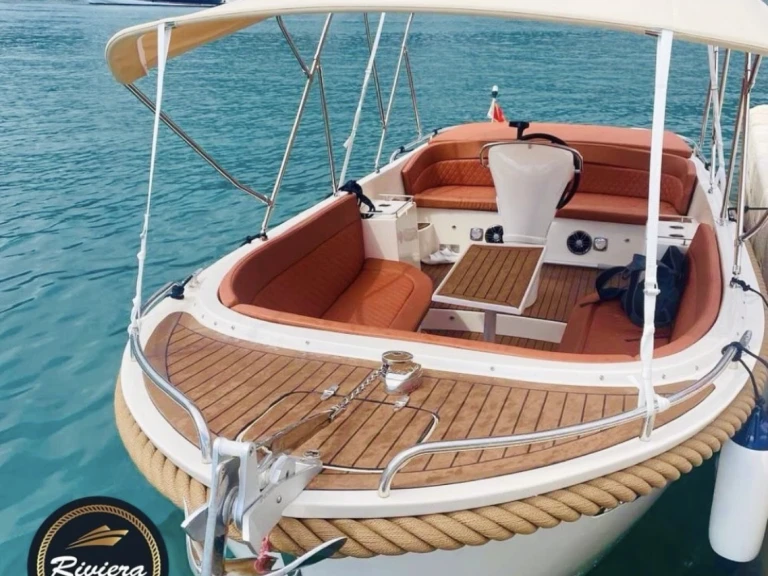 Pronájem lodi Budva lákavé ceny Primeur 715