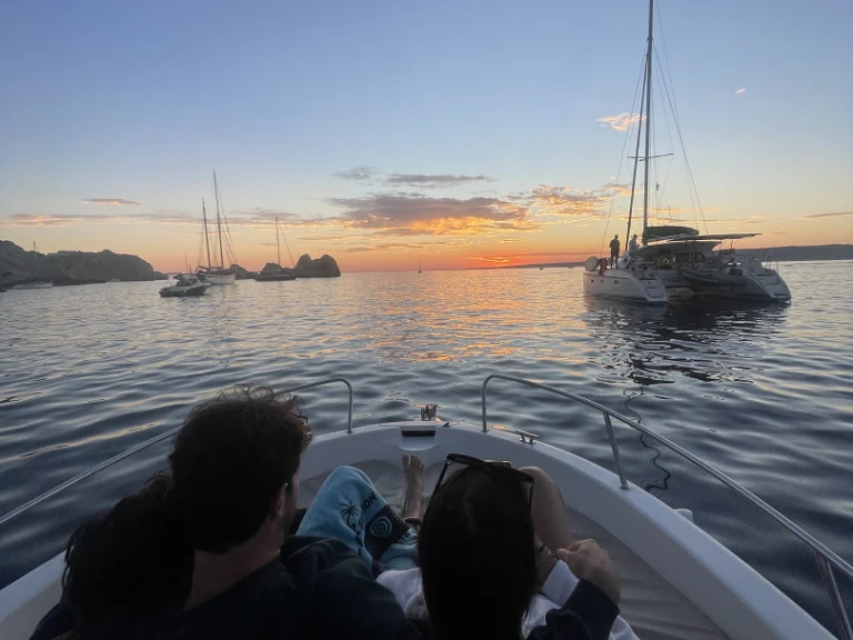 Pacific Craft Pacific Craft 570 WA Sunset jednotlivci a charterové společnosti v Marseille
